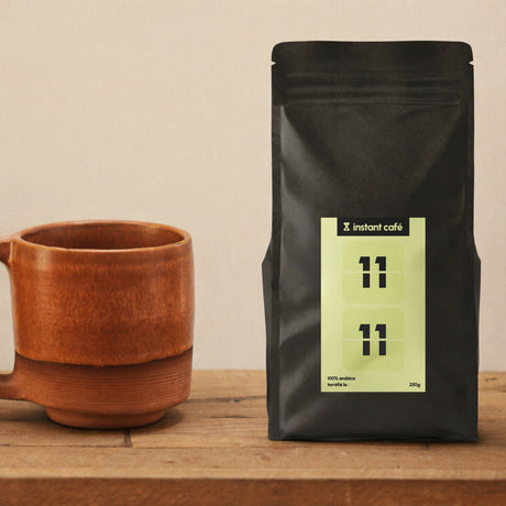 Café en grains Instant café 11H11, blend équilibré 100 % Arabica.