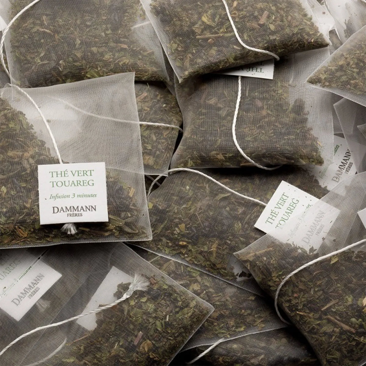 Thé vert Gunpowder aromatisé à la menthe, inspiré de la tradition marocaine.